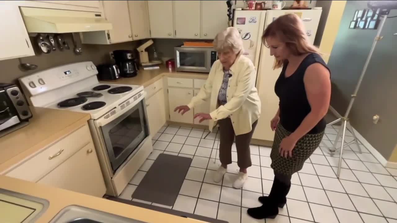 Exploding oven doors plagued more than 900 consumers across the country