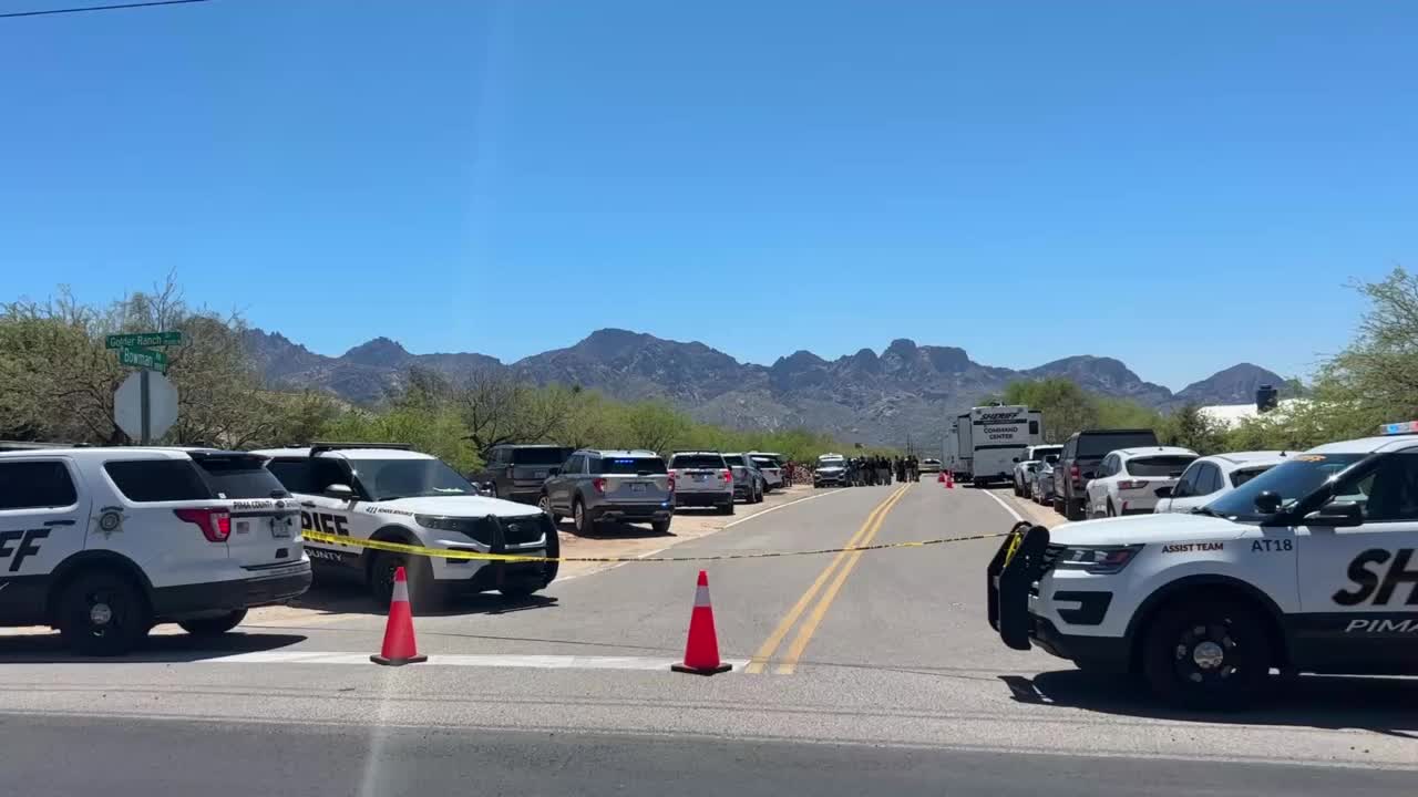 Pima County Sheriff's deputy shot, killed man holding person at knifepoint