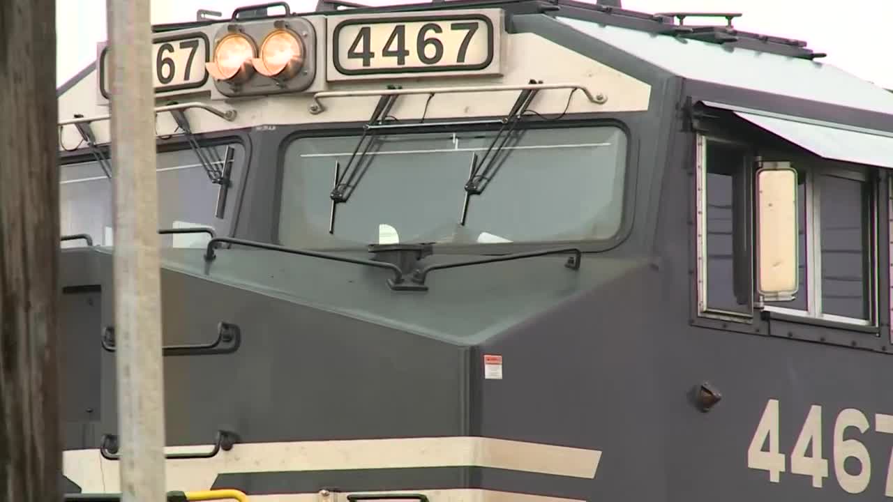 Delegate files bill to limit length of trains, improve safety in Va. - Vimarsana News