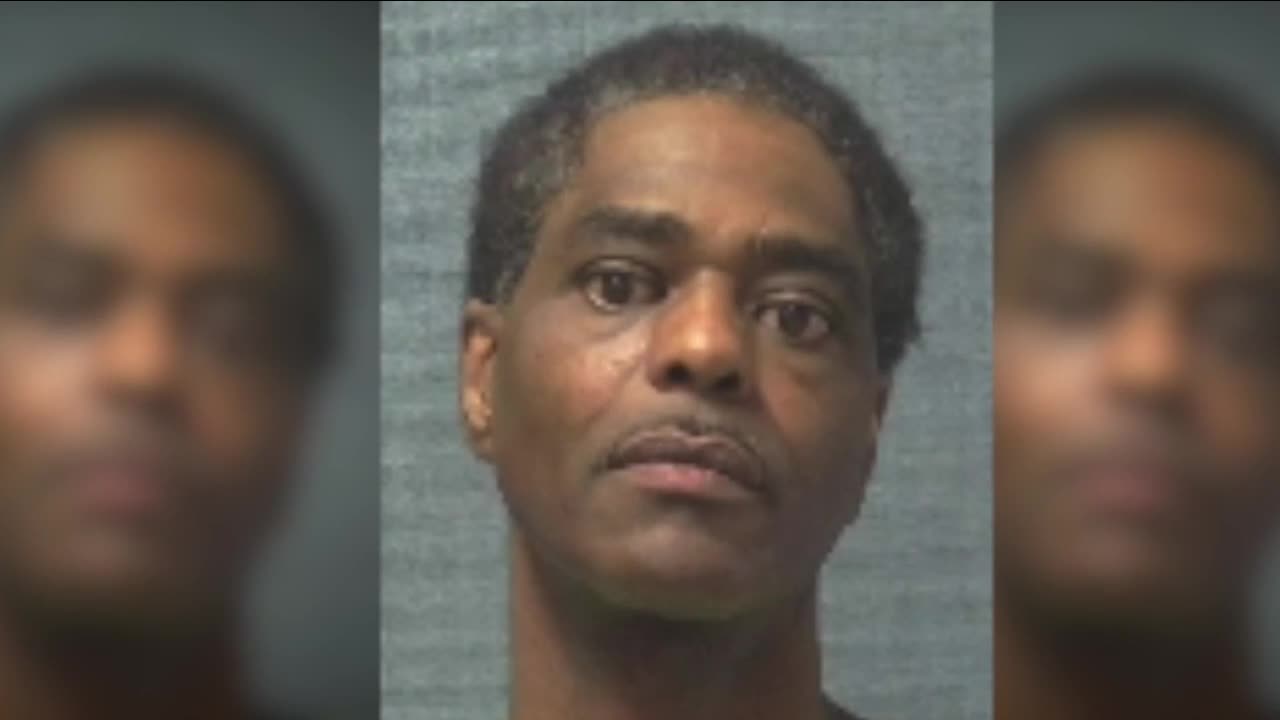 Waitress dies after shooting inside Bob Evans restaurant on Lesh Street in Canton