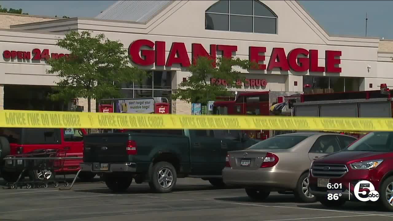 Man fatally shoots exwife while she works at Giant Eagle before