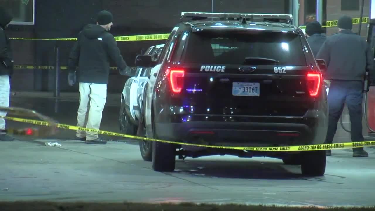 Man found shot to death at Sand Springs QuikTrip