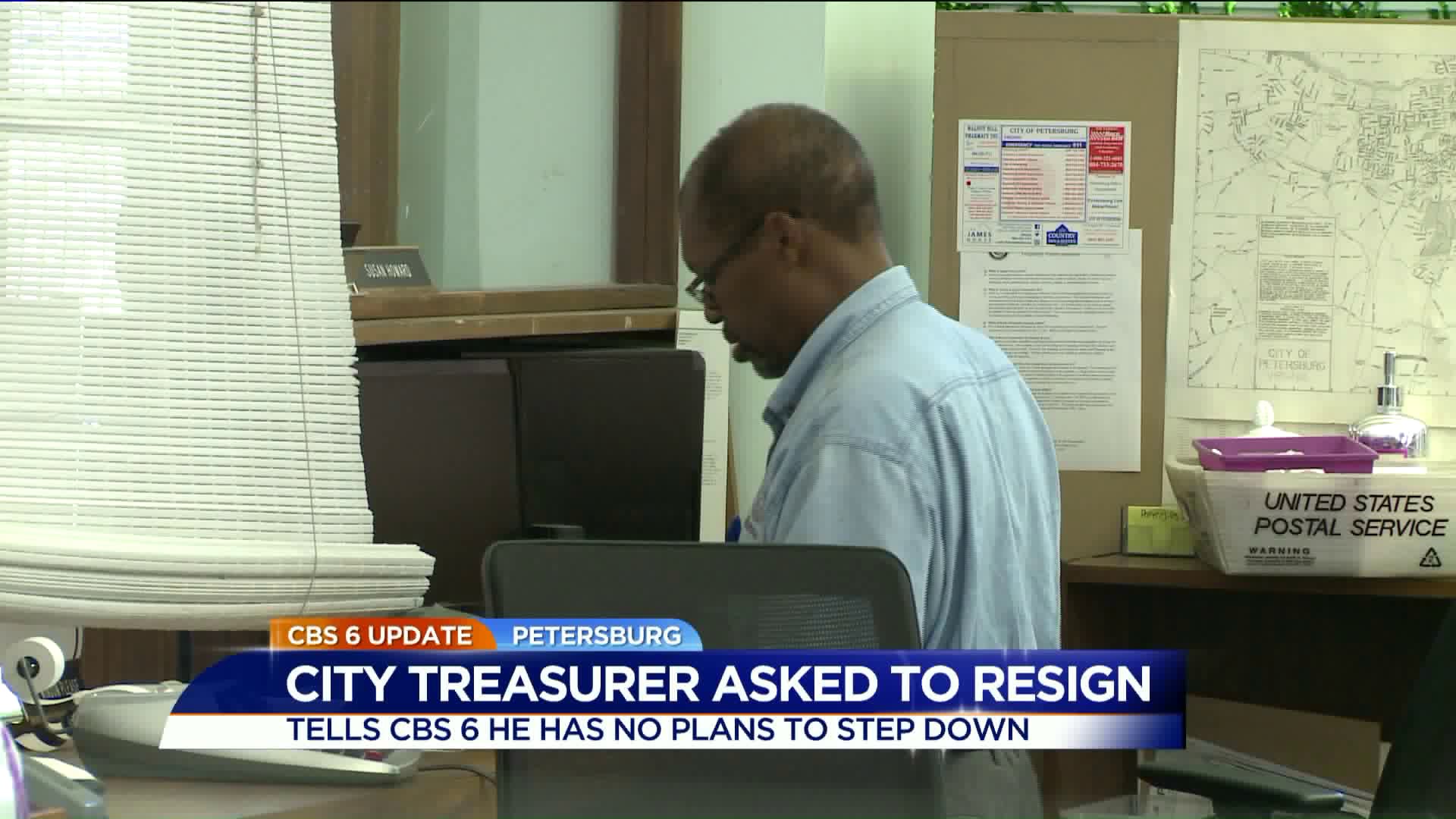Petersburg treasurer keeps working; despite call for resignation