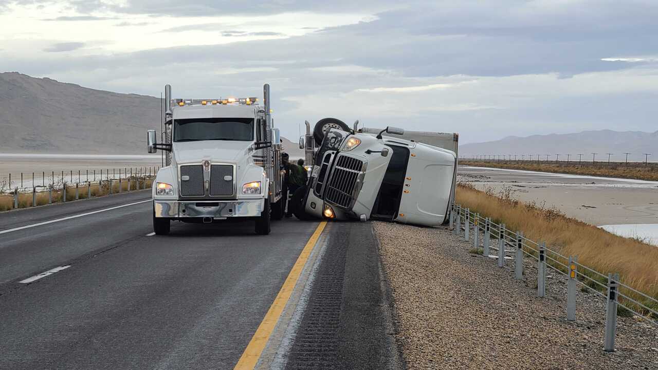 High winds blow over several semi trailers in western Utah - Vimarsana News