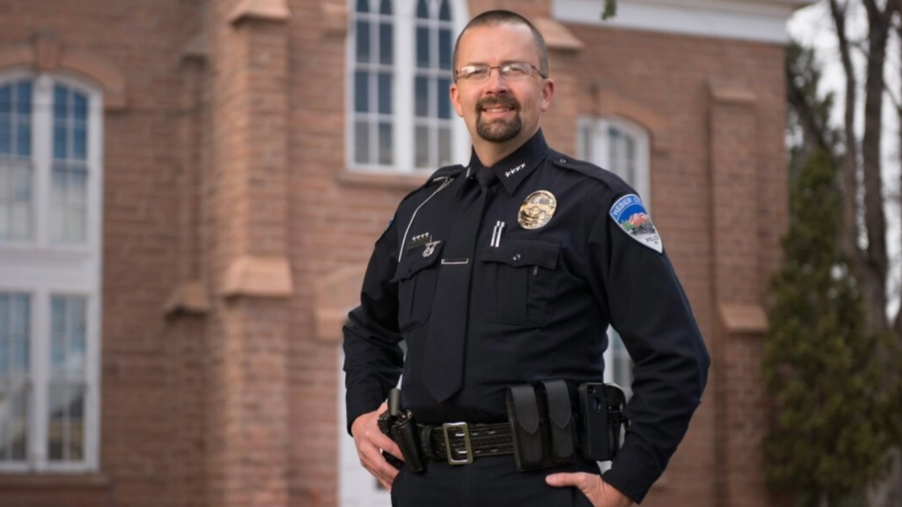 Chief Dave Booth was accused of lying about his training records - Vimarsana News