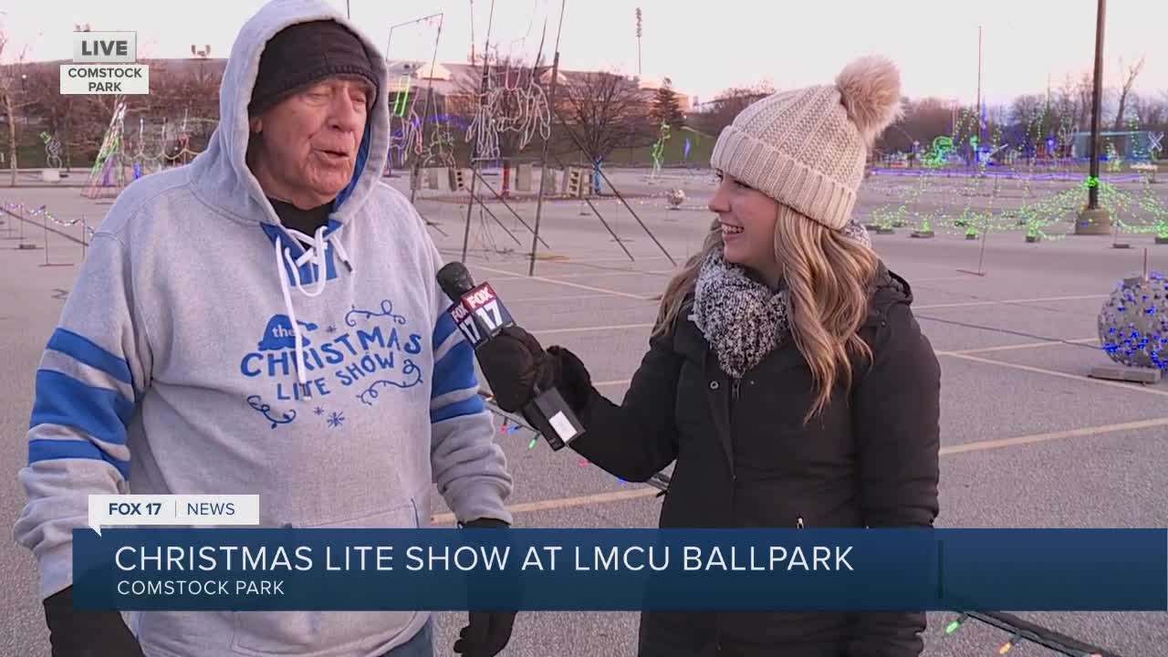 'Christmas Lite Show' offers holiday lights drivethru experience