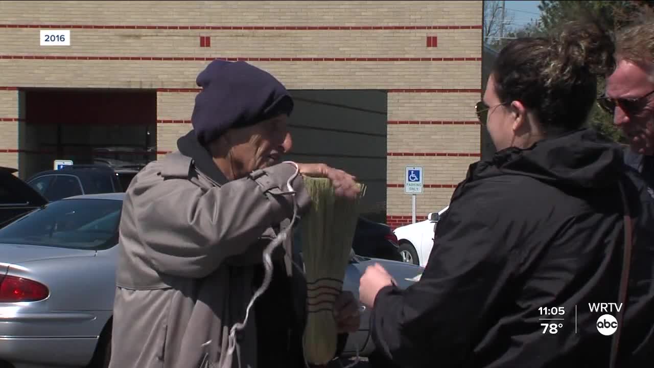 Indianapolis' 'The Broom Guy’ Jim Richter has died