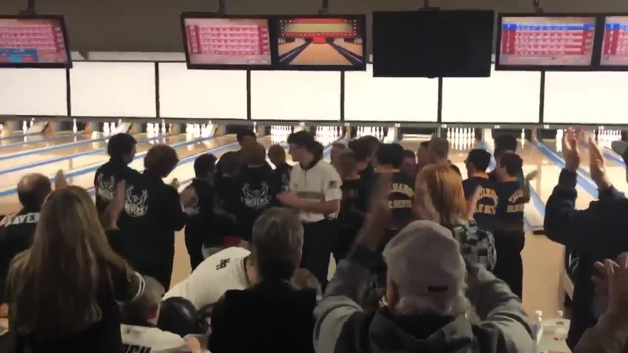 3 teens bowl consecutive perfect 300 games at Ohio tournament
