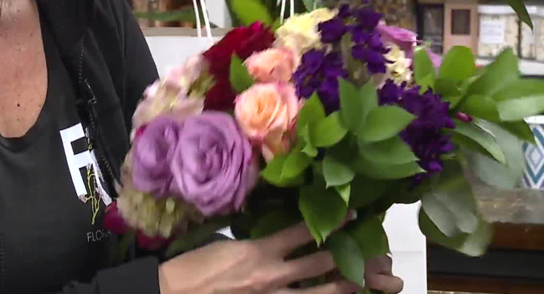 Flower shops in Las Vegas doing well on Valentine's Day