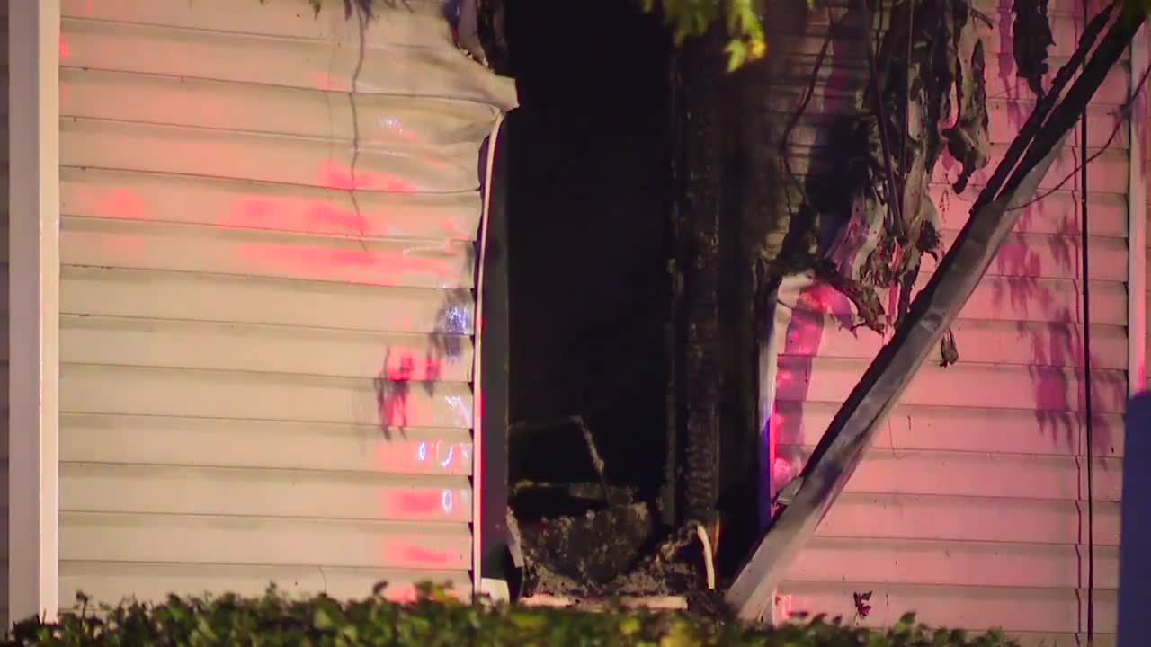 Man pulled from Barberton house fire dies at hospital