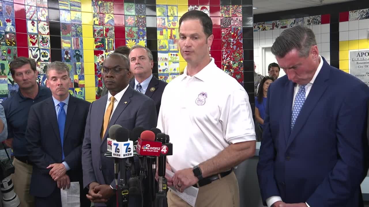 10 people killed in mass shooting at Tops Market on Jefferson Avenue