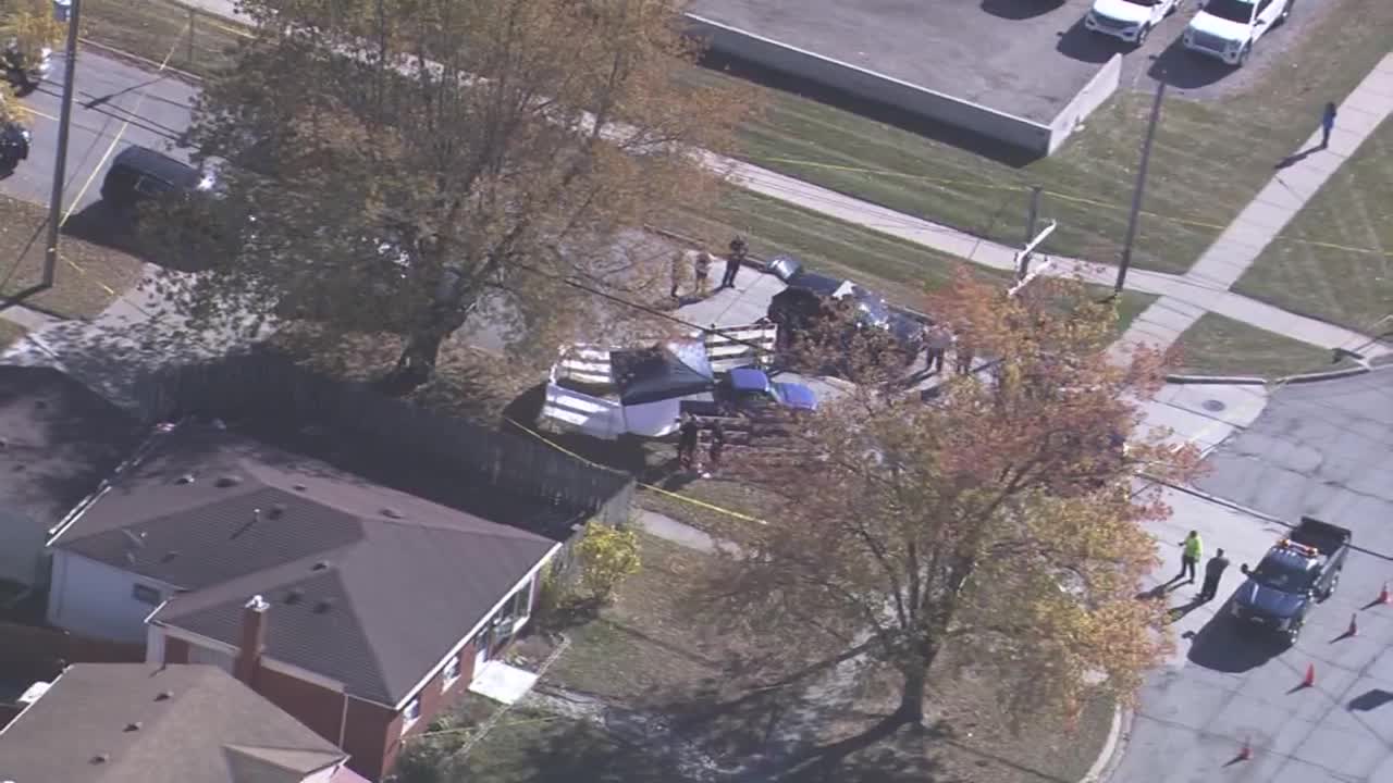 Roseville crash leads to discovery of body in truck; suspect runs from