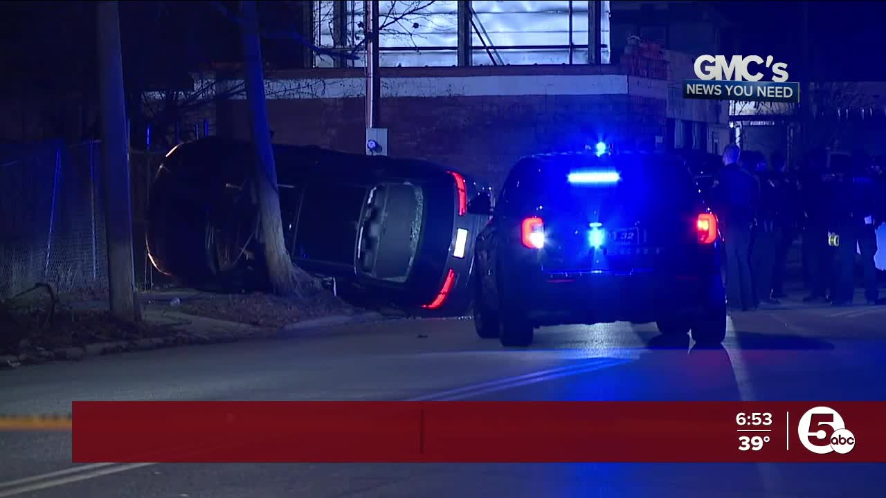 Vehicle fleeing traffic from Cuyahoga County sheriff deputies crashes Vehicle fleeing traffic from Cuyahoga County sheriff deputies crashes