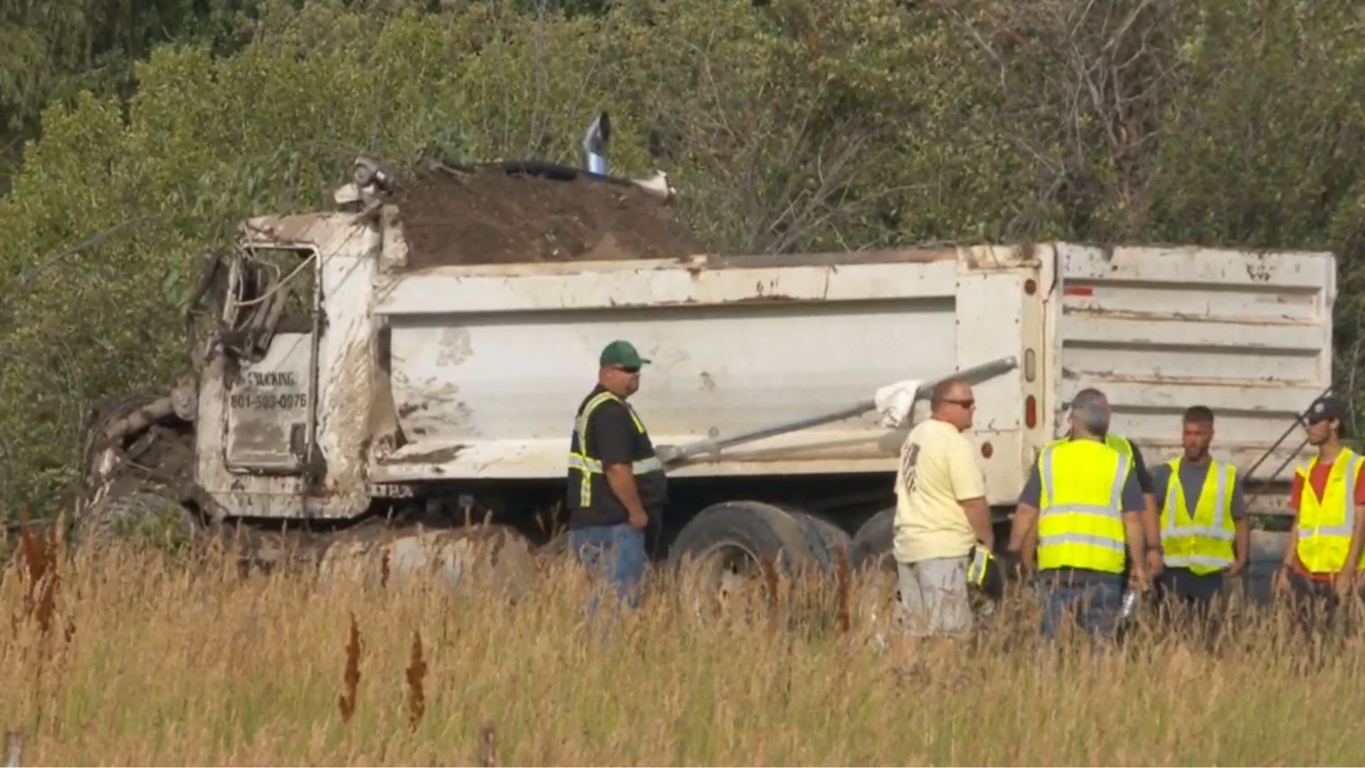 Police, fire crews responding to dump truck in Pineview Reservoir - Vimarsana News