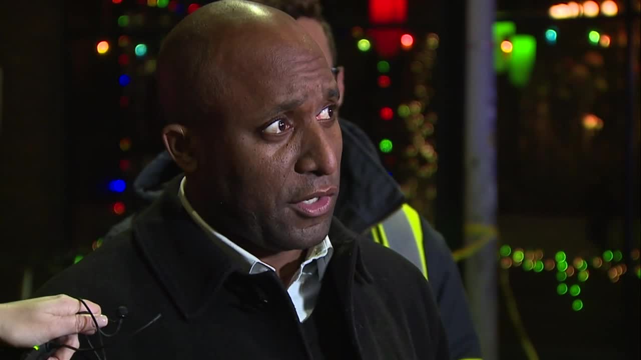 30inch water main breaks in downtown Kansas City, MO; water service