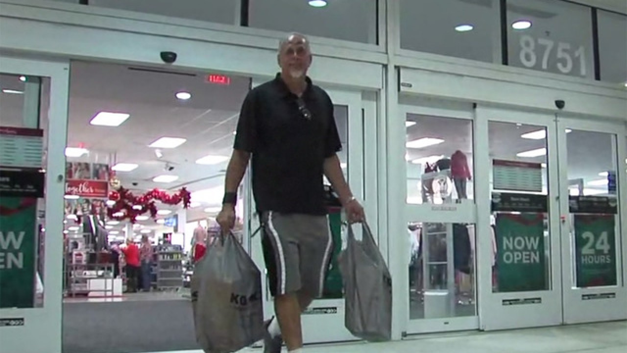 Stores ready to lastminute Christmas Eve shoppers