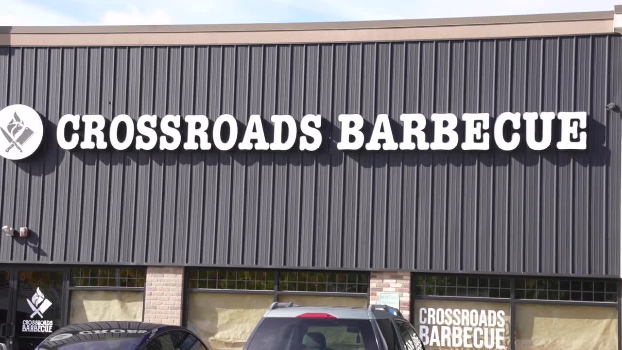 Crossroads Barbecue opens in Grand Ledge
