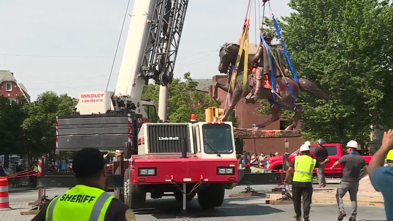 Crews remove J.E.B. Stuart statue in Richmond