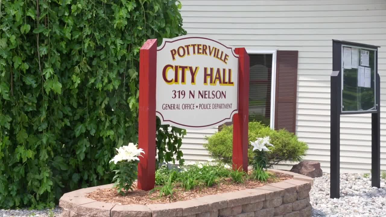ExPotterville city manager sentenced to 3 years probation