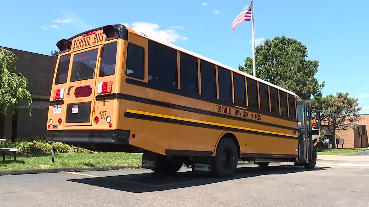 A look at the electric buses on a roll for Roseville Community Schools - Vimarsana News