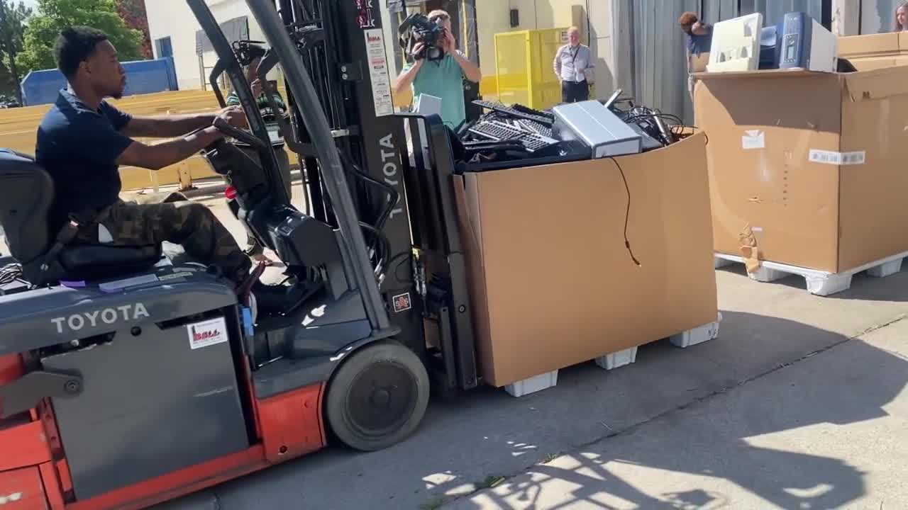 City to donate 500 refurbished computers to Detroit families - Vimarsana News