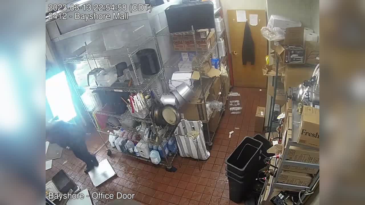 VIDEO Burglars fall through ceiling of Qdoba while trying to hide from